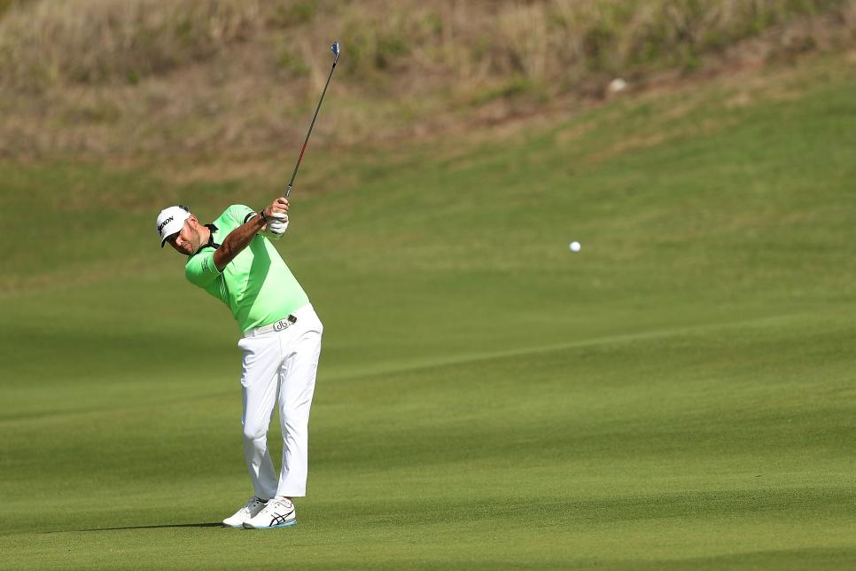 Tour pro forced to WD from Australian PGA after slicing hand trying to move a stake