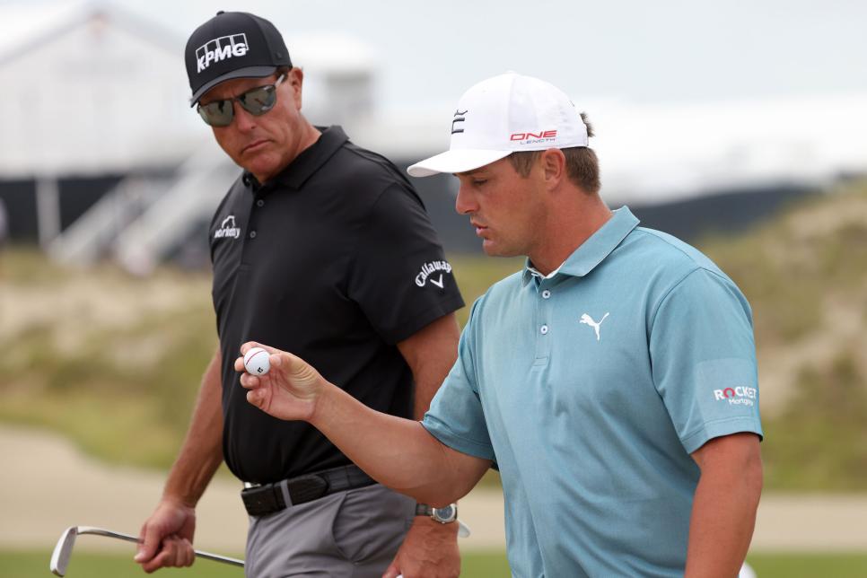 Can players be banned legally from the PGA Tour for joining the Super Golf League?