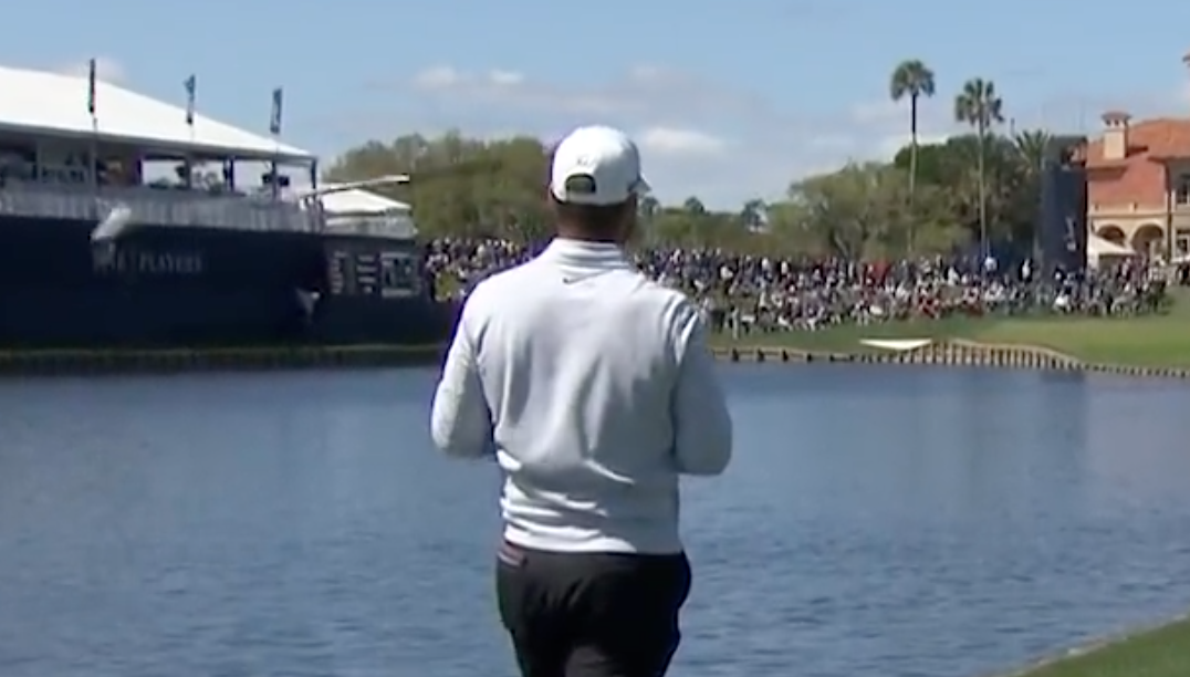 Matthew Wolff casually flips club into water on 18, has had enough