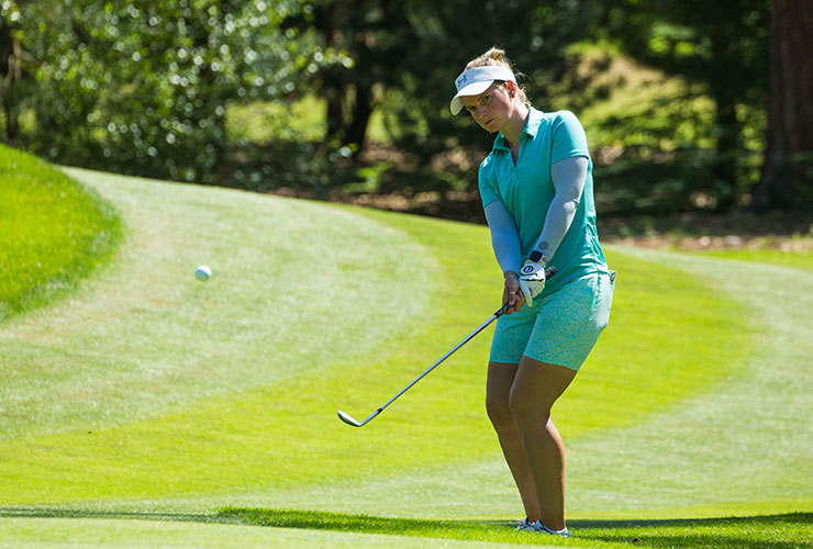 Aramco Team Series — London 2022: Hayley Davis sizzles at Centurion to take two-stroke lead