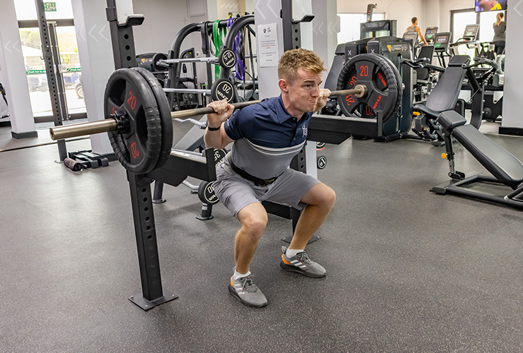 WATCH: Fighting fit off the course during the summer heat