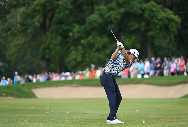 Cameron Smith turns on the style at LIV Golf Chicago to upstage Dustin Johnson