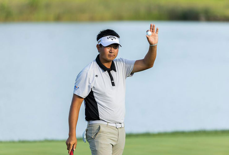 Carl Yuan, the man with the funky follow-through, is about to become your favourite golfer on the new PGA Tour
