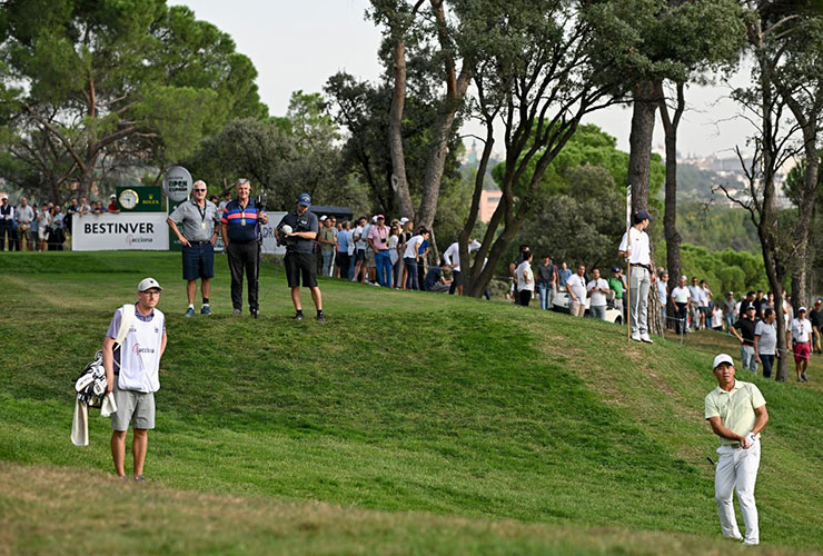 WATCH: DP World Tour player Ashun Wu fails to get second shot beyond member’s tee after hitting drive only 50 yards