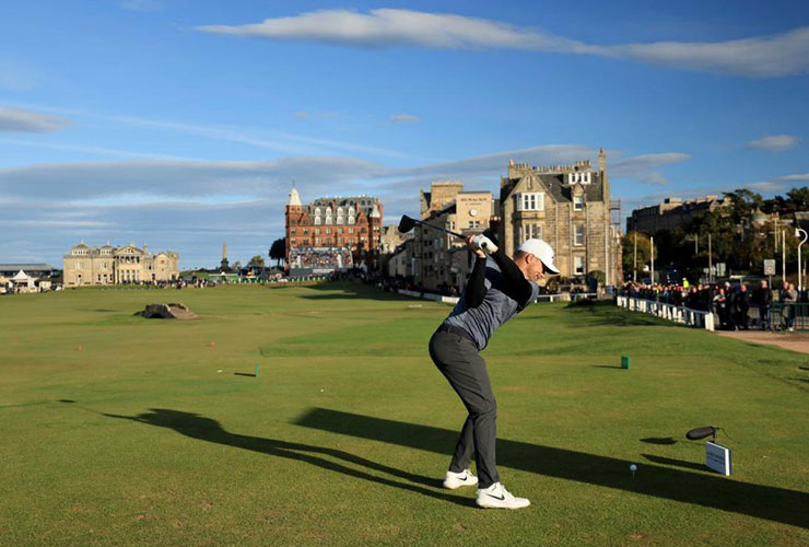 WATCH: Incredibly lucky bounce on the 18th at St Andrews might get Alex Noren into the majors in 2023