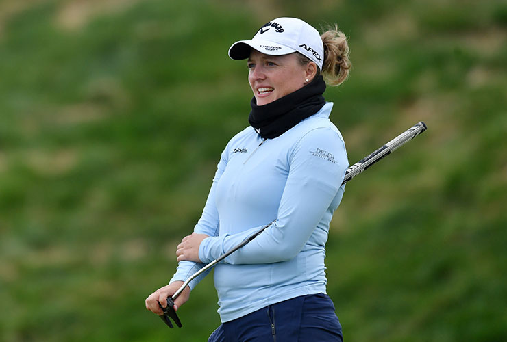 Manon De Roey weathers the storm in New York to take Aramco Team Series lead