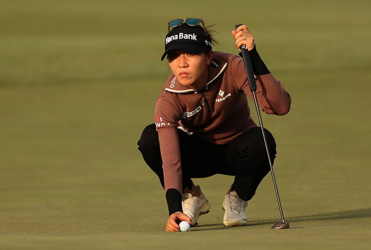 Lydia Ko lines up a shot at Aramco Team Series in Singapore