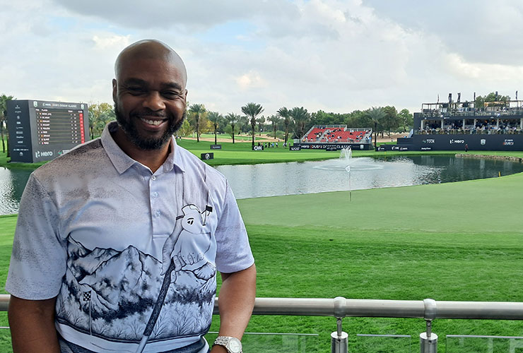 Artist Valentino Dixon realises a dream by drawing Majlis Course at EGC