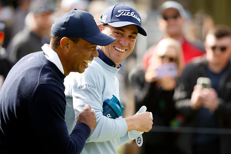 Tiger Woods flashed one of the all-time greatest grins at Justin Thomas after topping his birdie at Riviera