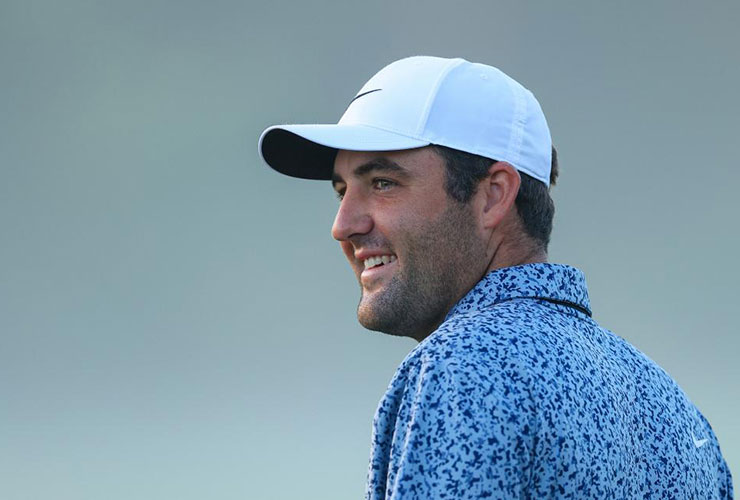 Scottie Scheffler and caddie Ted Scott combine for worst golf handshake ever, which is saying a LOT