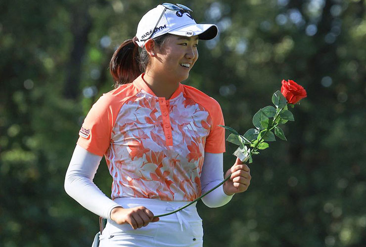 As Rose Zhang focuses on her pro debut, managing expectations becomes the challenge