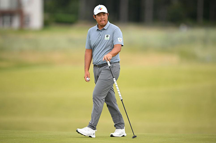 Equipment change helps this notoriously poor putter post lowest score of his PGA Tour career