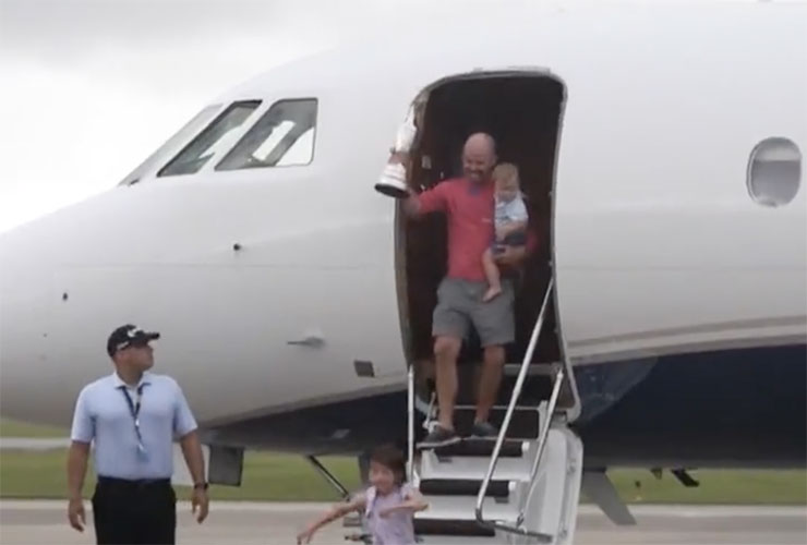 Watch the hero’s welcome Brian Harman received upon bringing the claret jug home