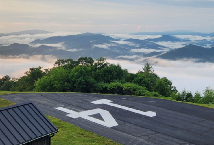 This North Carolina golf course has a private-jet runaway splitting its sixth and eighth holes, looks incredible