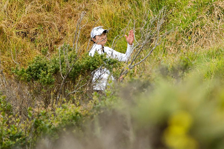 Rose Zhang suffers a disaster at Pebble Beach’s treacherous cliffside No. 8
