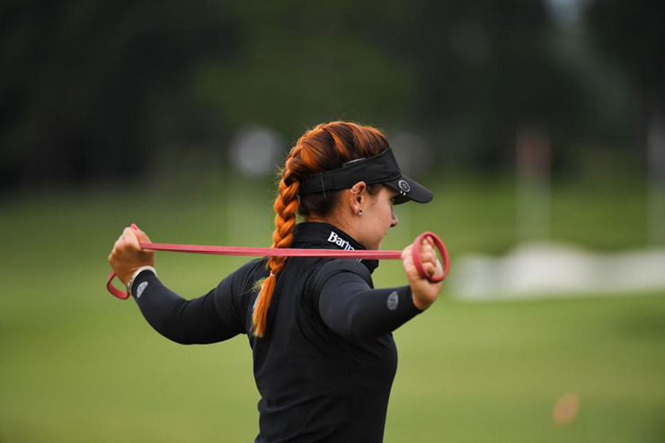 One pre-round stretch that you can spot tour players doing all the time