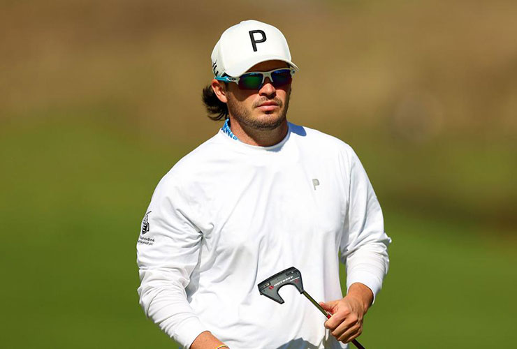 Tour pro loses share of lead on DP World Tour with most bizarre birdie putt you’ll ever see