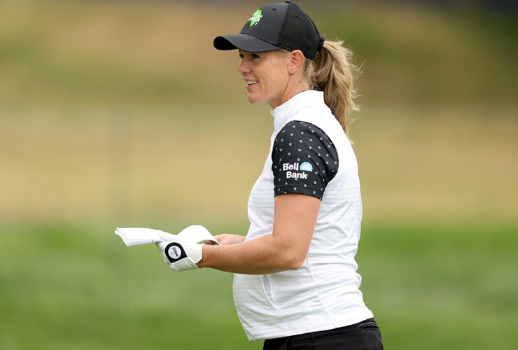 Amy Olson announces arrival of baby girl