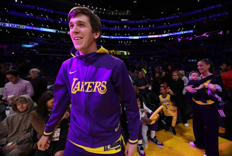 Austin Reaves declares himself — and not Stephen Curry — the best NBA golfer