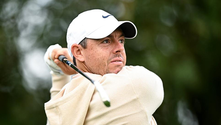 Rory McIlroy enlists fan to find his plugged golf ball at Irish Open, fan comes up insanely clutch