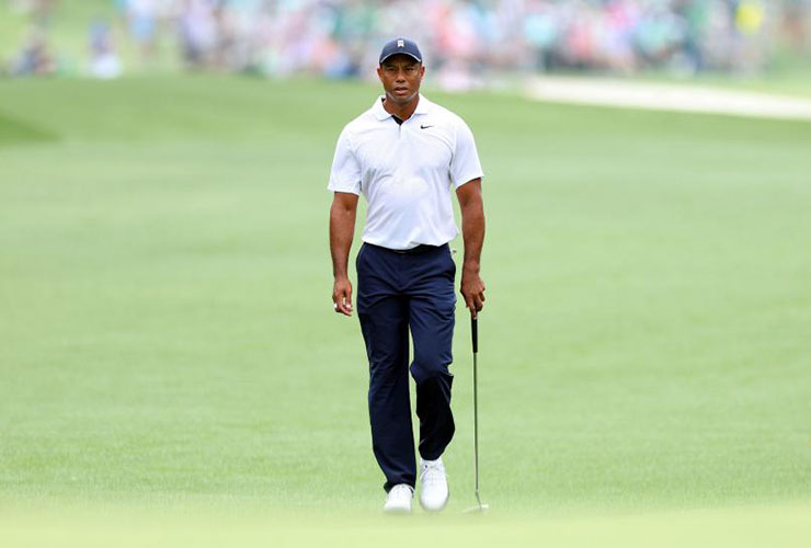 Take a look as Tiger Woods hones his wedge skills while hosting junior event at Pebble Beach