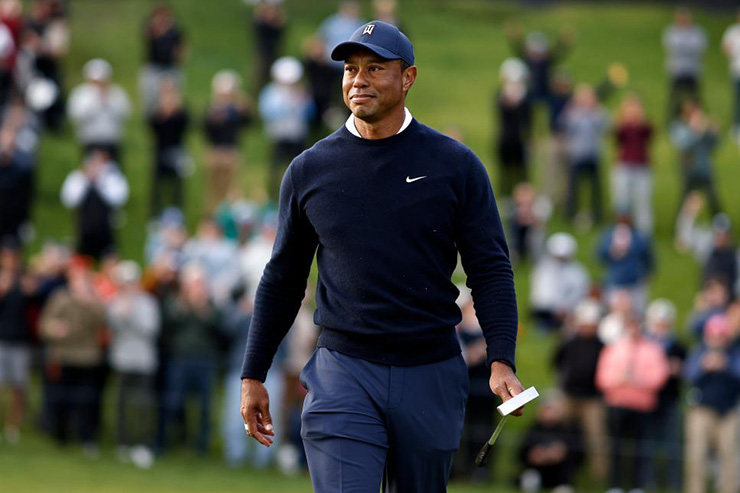This video of Tiger Woods walking has everybody talking
