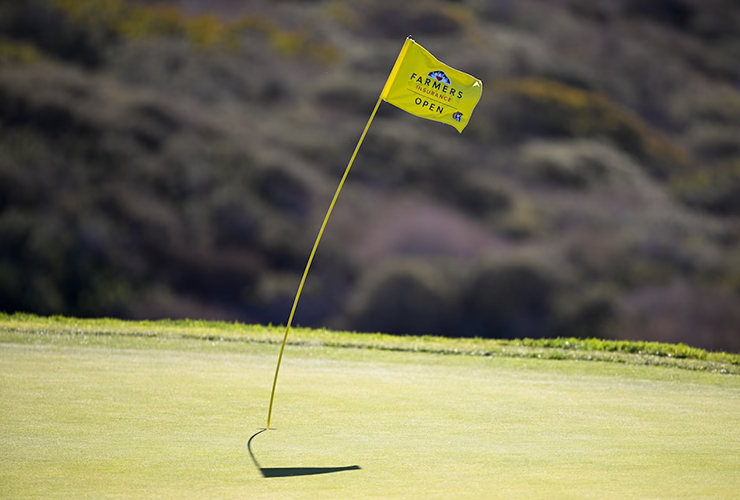 As a fire starts near Torrey Pines, wind wreaks havoc and stops play in the Farmers Open