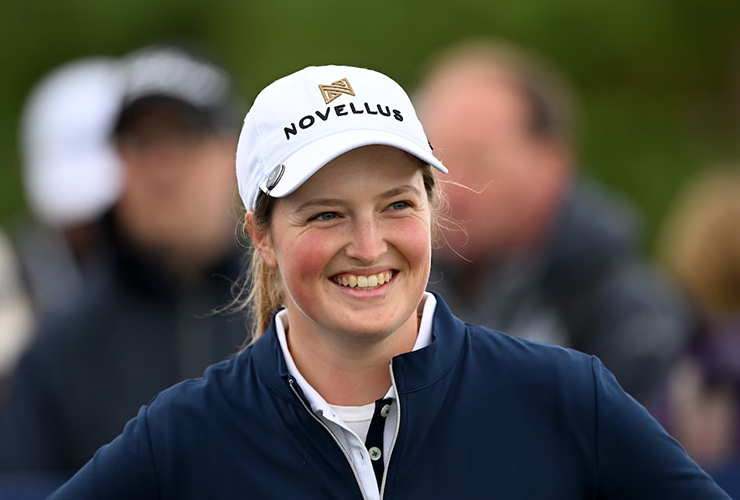 Women’s golf has a new shining star as Lottie Woad makes history by winning her professional debut