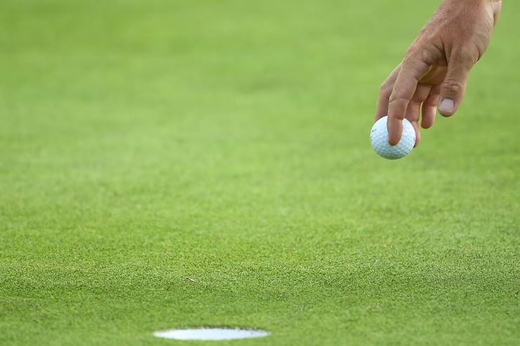 Rules of Golf Review: I knocked it stiff on a par 3 and didn’t putt it. What score do I put down for my handicap?