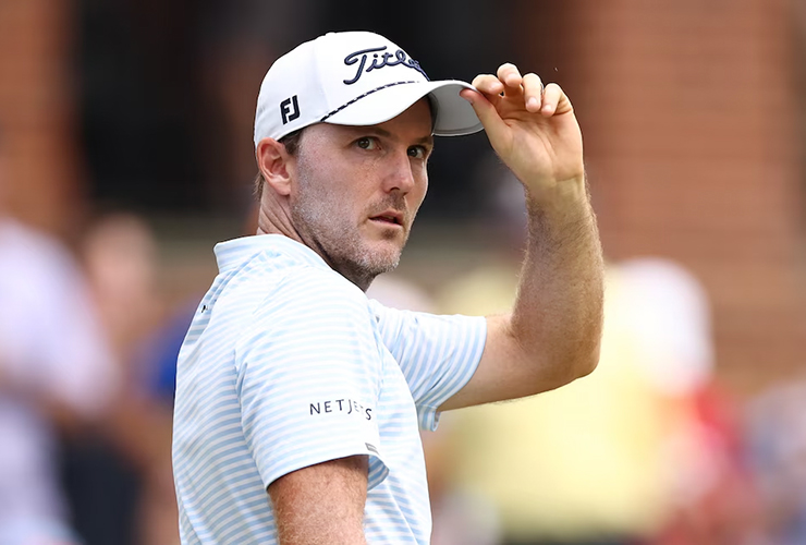 Russell Henley makes 207 feet of putts in securing first-round lead with a 61