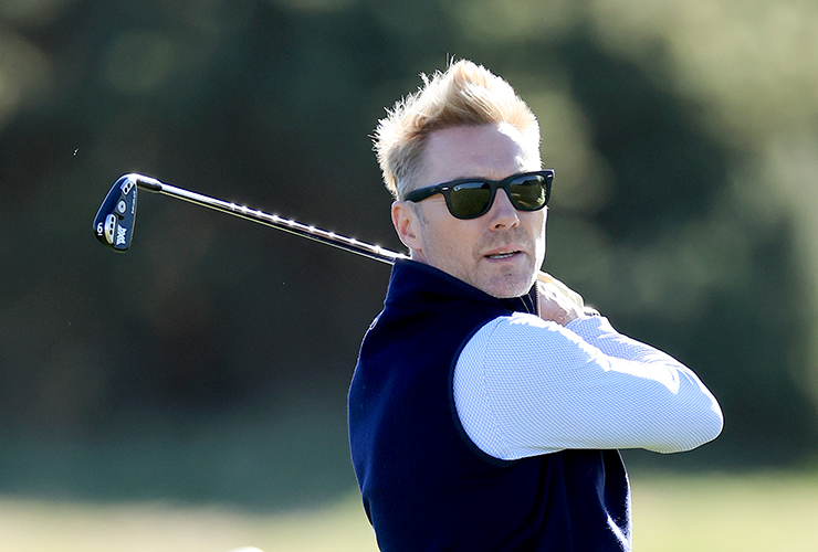 Ronan Keating tees it up at eGolf Megastore