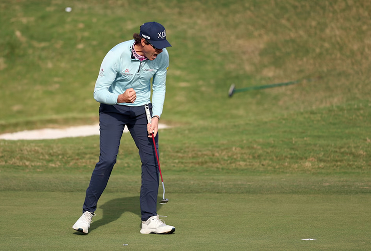 Adam Schenk stays steady, survives 40 mph winds to earn breakthrough victory in Bermuda