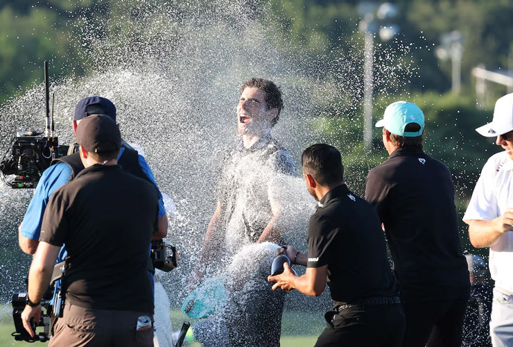 As chaos reigns off the course at LIV Golf, Joaquin Niemann brings normalcy on it with record victory in South Korea